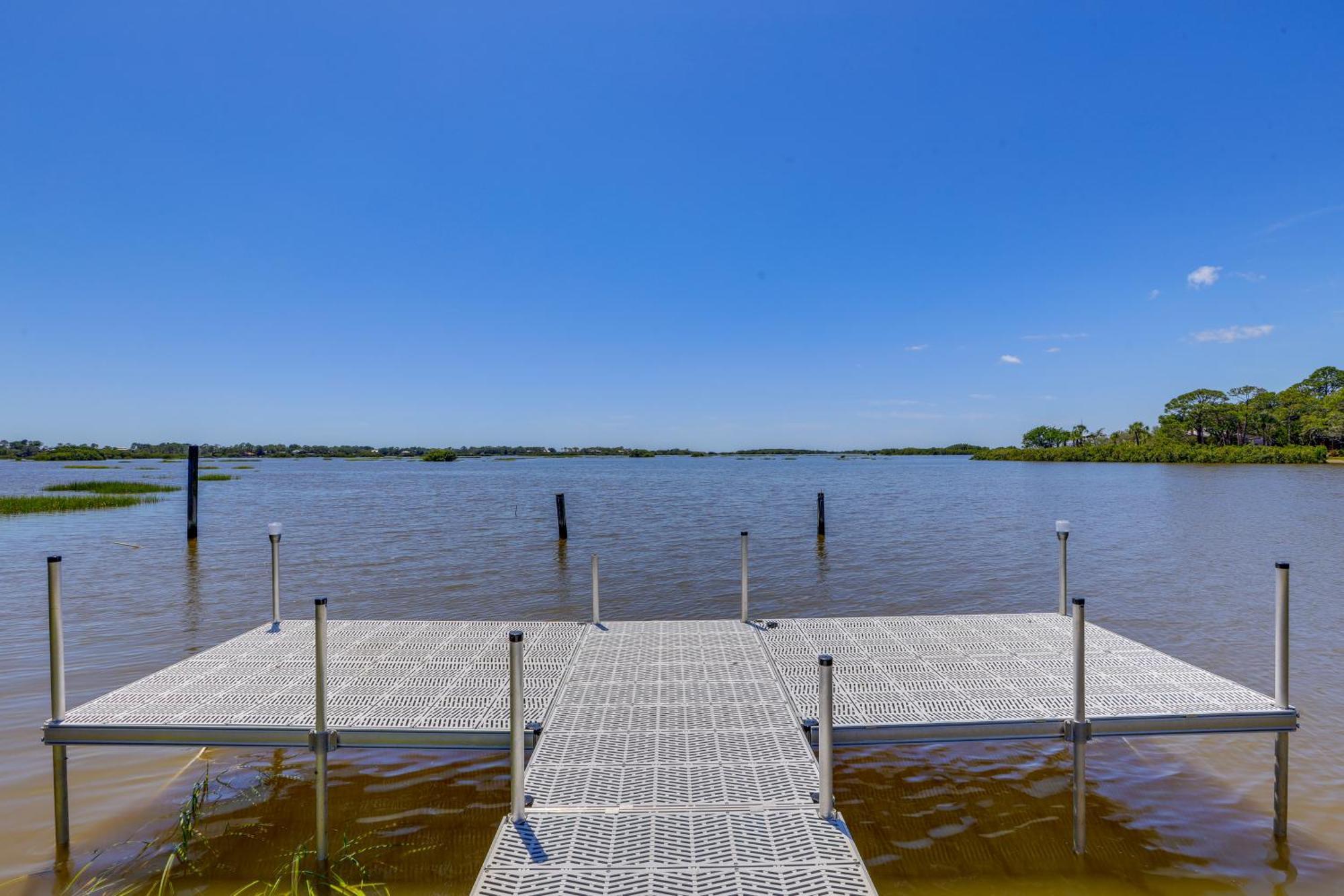 Вилла Waterfront Duplex With Dock And Views Near Town! Сидар-Ки Экстерьер фото